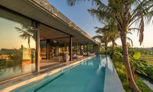 FOR SALE LUXURY VILLA 5BR BEACHSIDE CANGGU